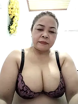 Snapshot of Baby-bigtits2026 chatting on May 5, 10:12 am Baby-bigtits2026 online show from May 5, 10:12 am