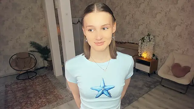 LianneBynon online show from April 17, 8:50 am