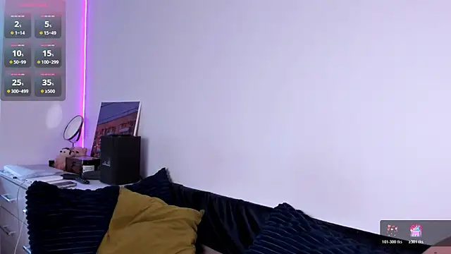 miabellee  online show from April 17, 4:21 pm