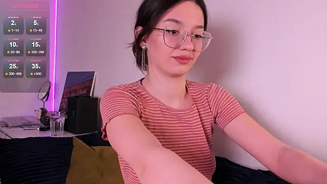 Snapshot of miabellee_ chatting on April 29, 9:10 pm miabellee online show from April 29, 9:10 pm