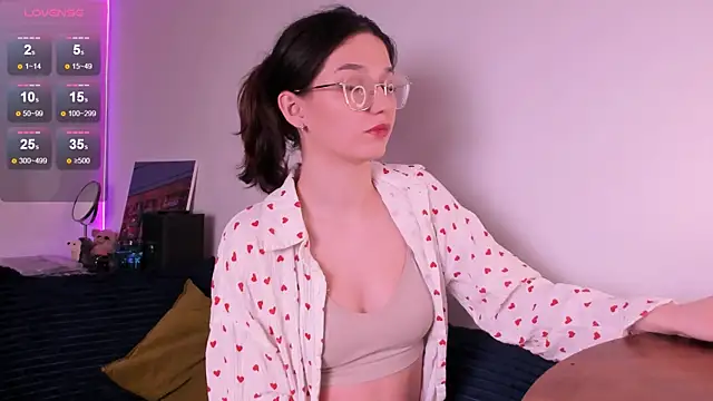 Snapshot of miabellee_ chatting on April 30, 7:31 pm miabellee online show from April 30, 7:31 pm