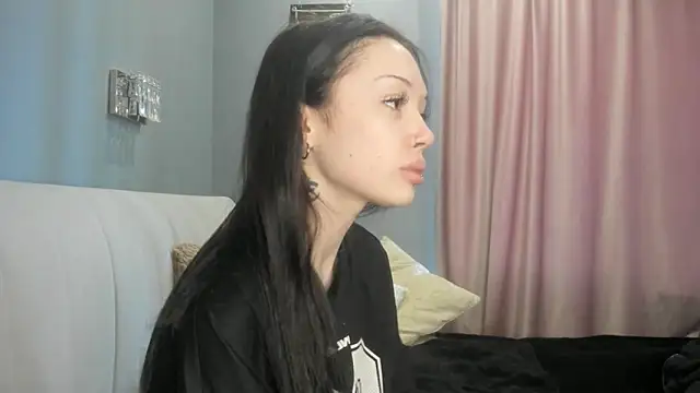 CarmenScott online show from April 20, 9:45 am