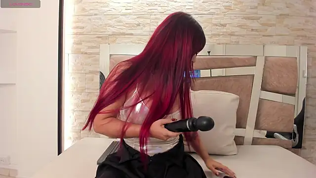 olivia kollins online show from April 24, 2:25 am