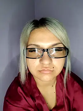 Snapshot of LollaHeart chatting on February 9, 9:52 pm LollaHeart online show from February 9, 9:52 pm