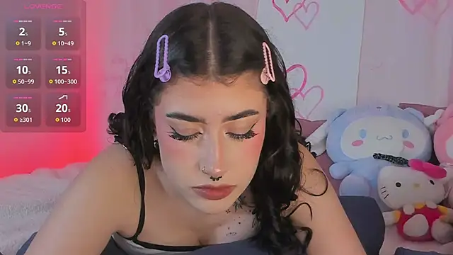 Snapshot of Tamara_uwu chatting on March 5, 9:55 pm Tamara uwu online show from March 5, 9:55 pm