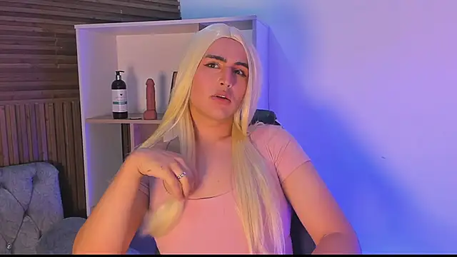 noahWolff  online show from March 5, 6:31 am