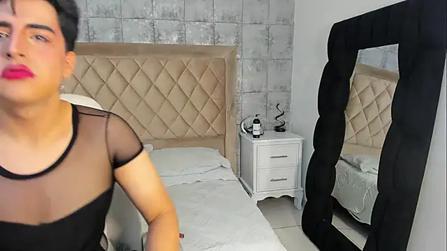 noahWolff  online show from March 6, 9:44 pm