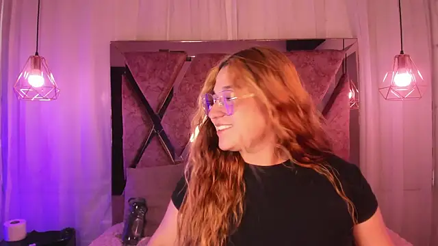 shantal cooper  online show from February 9, 7:18 pm