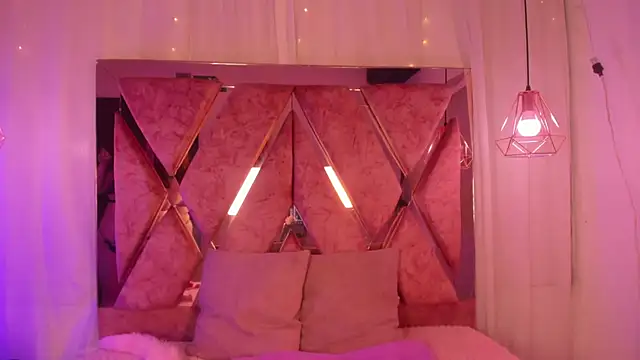 shantal cooper  online show from February 11, 8:36 pm