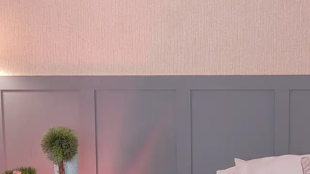 Annia-Greco online show from February 19, 2:57 pm