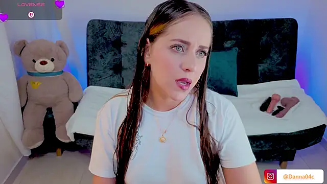 DannaCouper  online show from March 27, 10:48 am