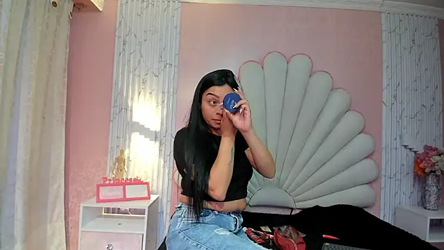 Kateemos online show from March 10, 2:44 pm