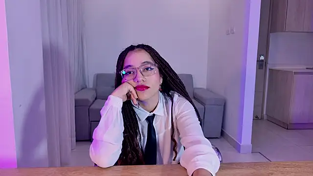 Snapshot of AntonellaBons chatting on May 12, 1:03 am AntonellaBons online show from May 12, 1:03 am