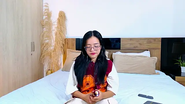 Snapshot of AntonellaBons chatting on July 18, 2:32 pm AntonellaBons online show from July 18, 2:32 pm