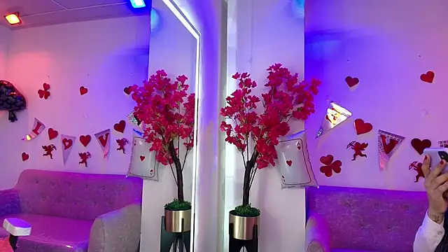 Maddie T18 online show from February 12, 11:49 am