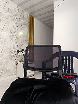 Nala OMG online show from March 8, 8:45 pm