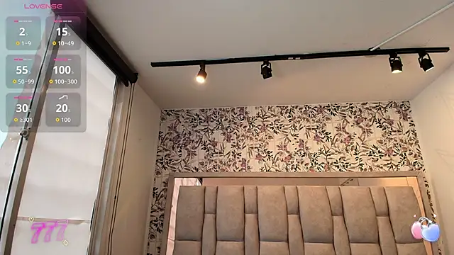 Snapshot of Emily__Cute__ chatting on March 5, 7:54 pm Emily Cute online show from March 5, 7:54 pm