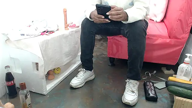 Snapshot of Sandy_hott chatting on May 5, 4:26 pm Sandy hott online show from May 5, 4:26 pm