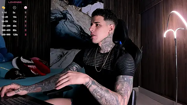 trisstann  online show from April 21, 4:34 pm