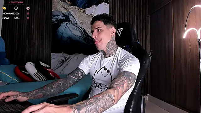 trisstann  online show from April 23, 4:09 pm