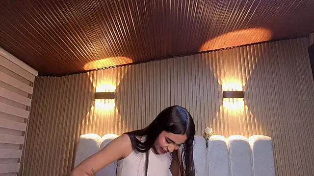 Perla lovely  online show from June 6, 12:10 pm