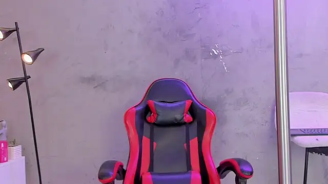 naomi  blair online show from April 23, 3:41 am