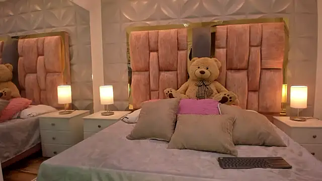 Paris Velvet online show from February 24, 10:19 pm