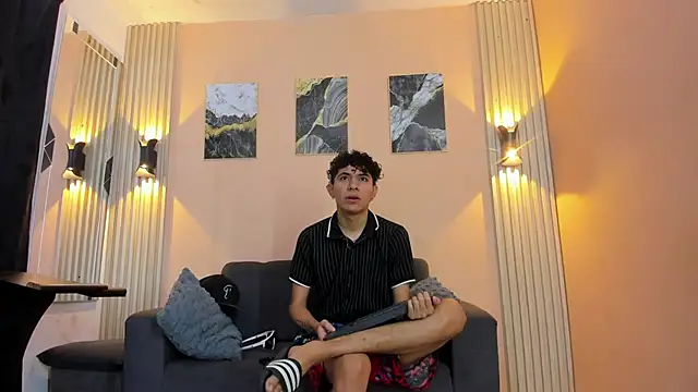 DesiresOfOlympus  online show from April 18, 7:40 pm