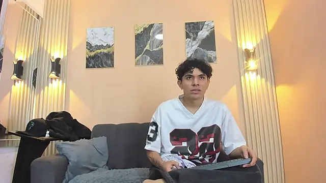 DesiresOfOlympus  online show from April 23, 8:55 pm