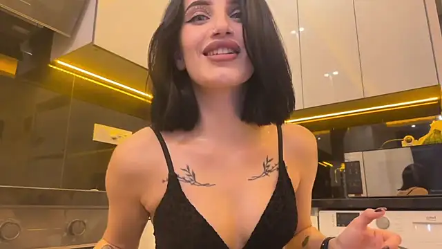 Snapshot of BlackFox_V chatting on February 4, 8:58 pm BlackFox V online show from February 4, 8:58 pm