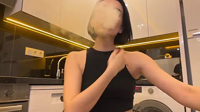 Snapshot of BlackFox_V chatting on February 6, 10:24 pm BlackFox V online show from February 6, 10:24 pm