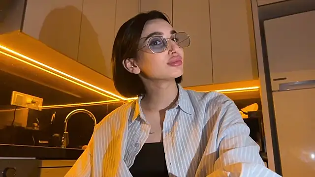 Snapshot of BlackFox_V chatting on March 7, 8:17 pm BlackFox V online show from March 7, 8:17 pm