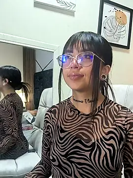 mary luckaysha  online show from February 4, 8:58 pm