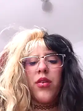 la venuss online show from March 6, 9:55 pm