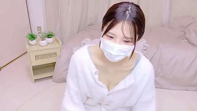  MIYUnya online show from February 8, 1:03 pm