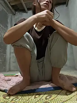 2b-xx online show from April 19, 10:34 pm