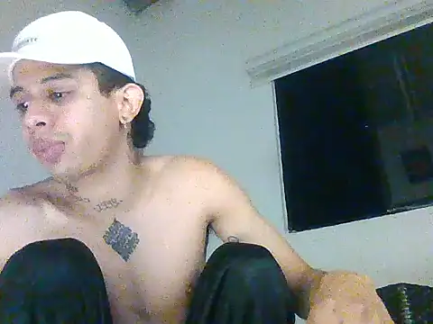 Snapshot of infernunderworld chatting on February 14, 4:20 am infernunderworld online show from February 14, 4:20 am