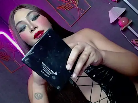 Snapshot of Serenity_Mooree chatting on February 25, 11:36 pm Serenity Mooree online show from February 25, 11:36 pm