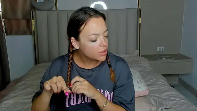 stellaa quenn online show from April 21, 12:12 am