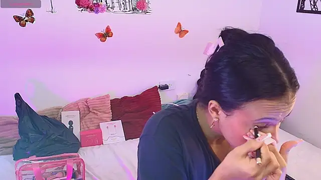 Kristin    online show from February 28, 2:56 am