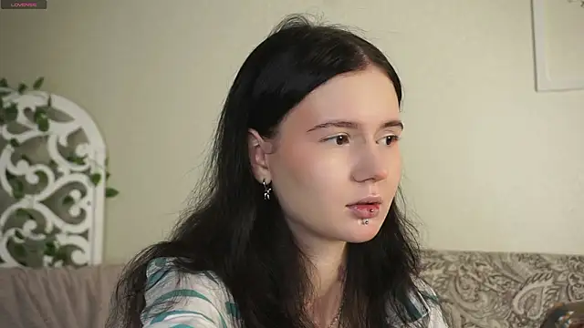 Glow hollow online show from February 13, 3:46 am