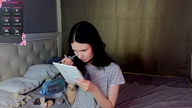 Glow hollow online show from February 21, 4:13 am