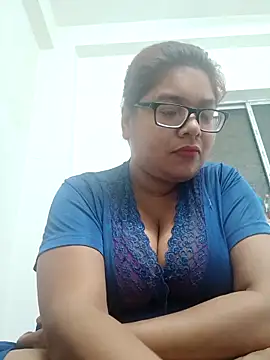 Elie Hallway online show from March 5, 7:21 pm