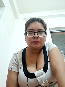 Elie Hallway online show from April 23, 8:57 am