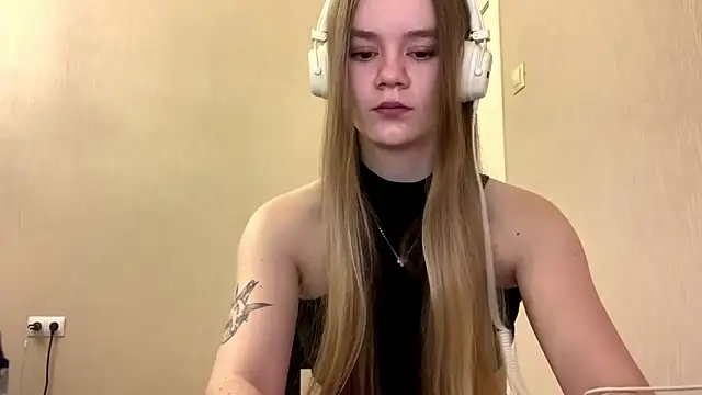 AgnesShy  online show from March 4, 7:36 am