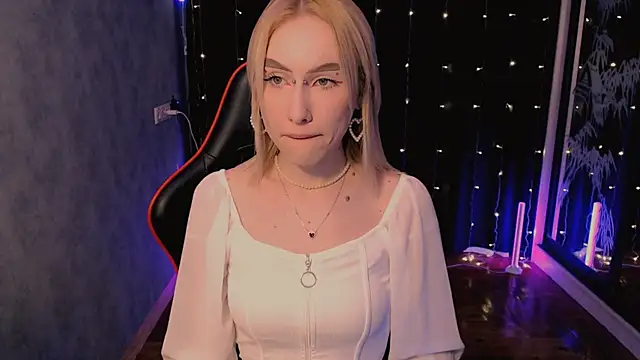 crybambi online show from February 16, 7:04 am