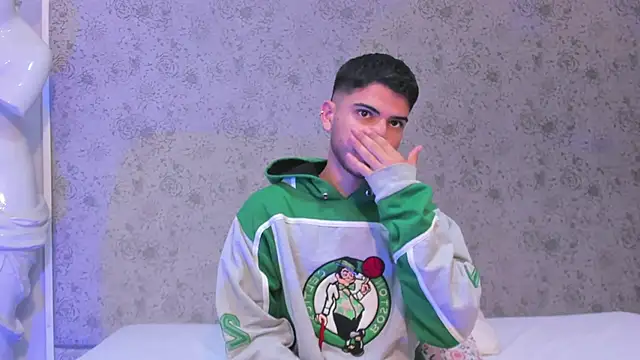 Apolo Gray online show from February 8, 4:27 am