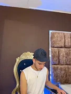 Apolo Gray online show from March 4, 4:35 pm