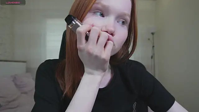 Snapshot of Nellie_baby chatting on April 18, 12:20 pm Nellie baby online show from April 18, 12:20 pm