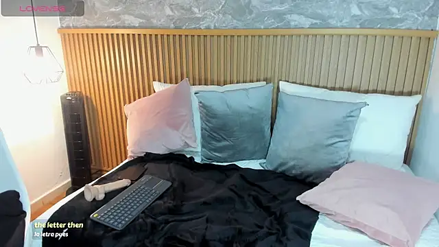 lunalat online show from February 5, 12:21 pm